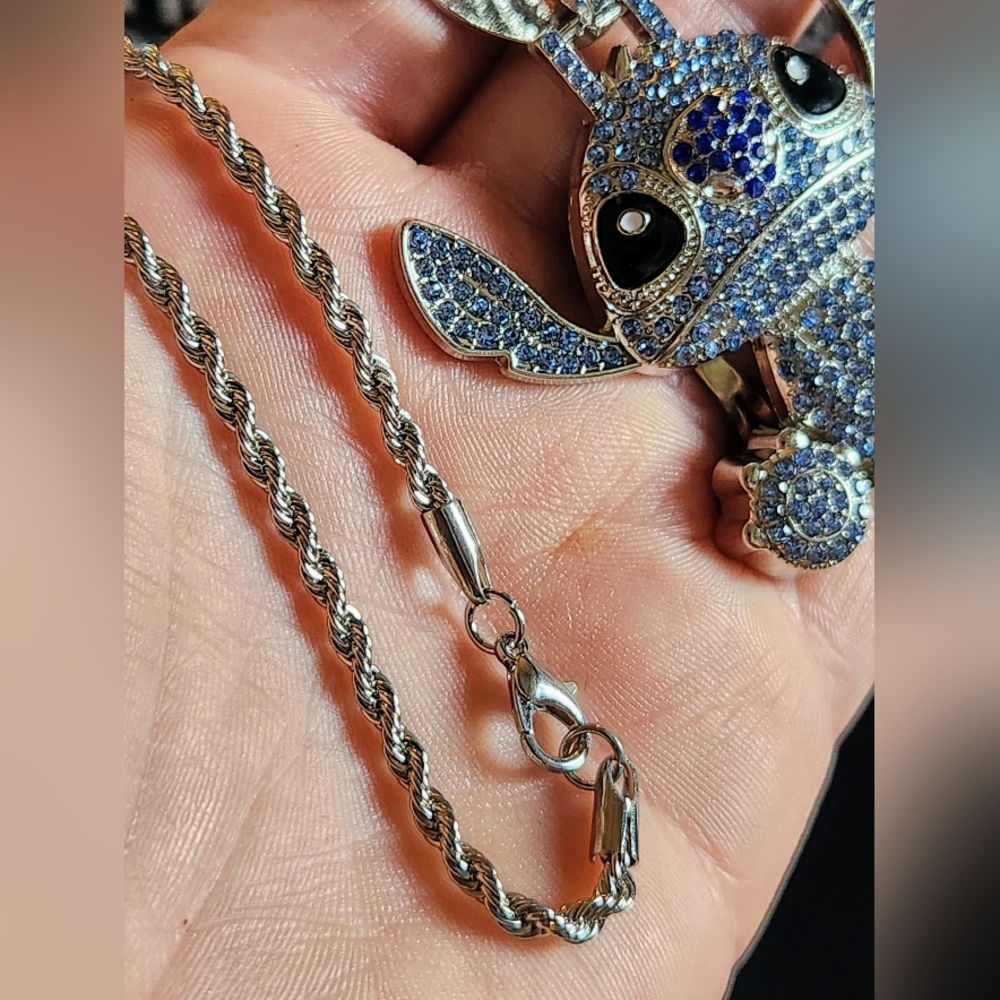 LILO & STICH Silver Tone Necklace.. - Picture 6 of 11